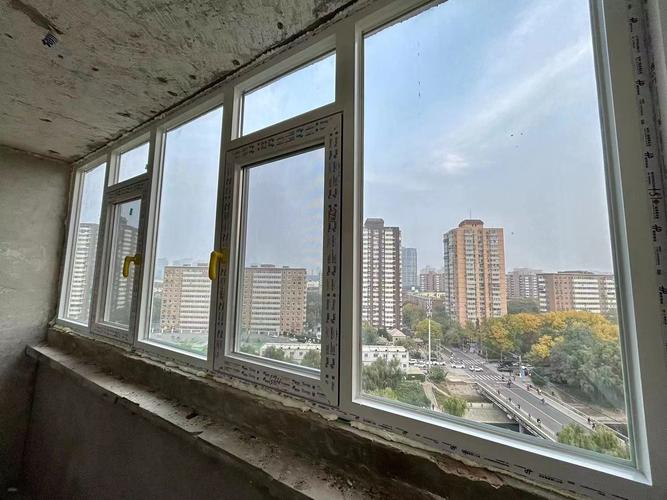 北京朝阳区西坝河75框扇齐平断桥铝系统窗安装效果——金属门窗工程施工纪实
