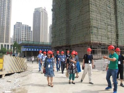 华兴引领行业标准 受邀助力国标《建筑门窗附框技术要求》调研组，推动金属门窗工程施工高质量发展